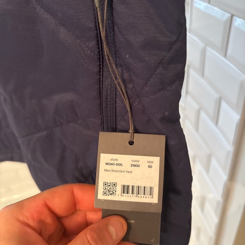 Women's Navy Quilted Vest - Picture 2 of 3